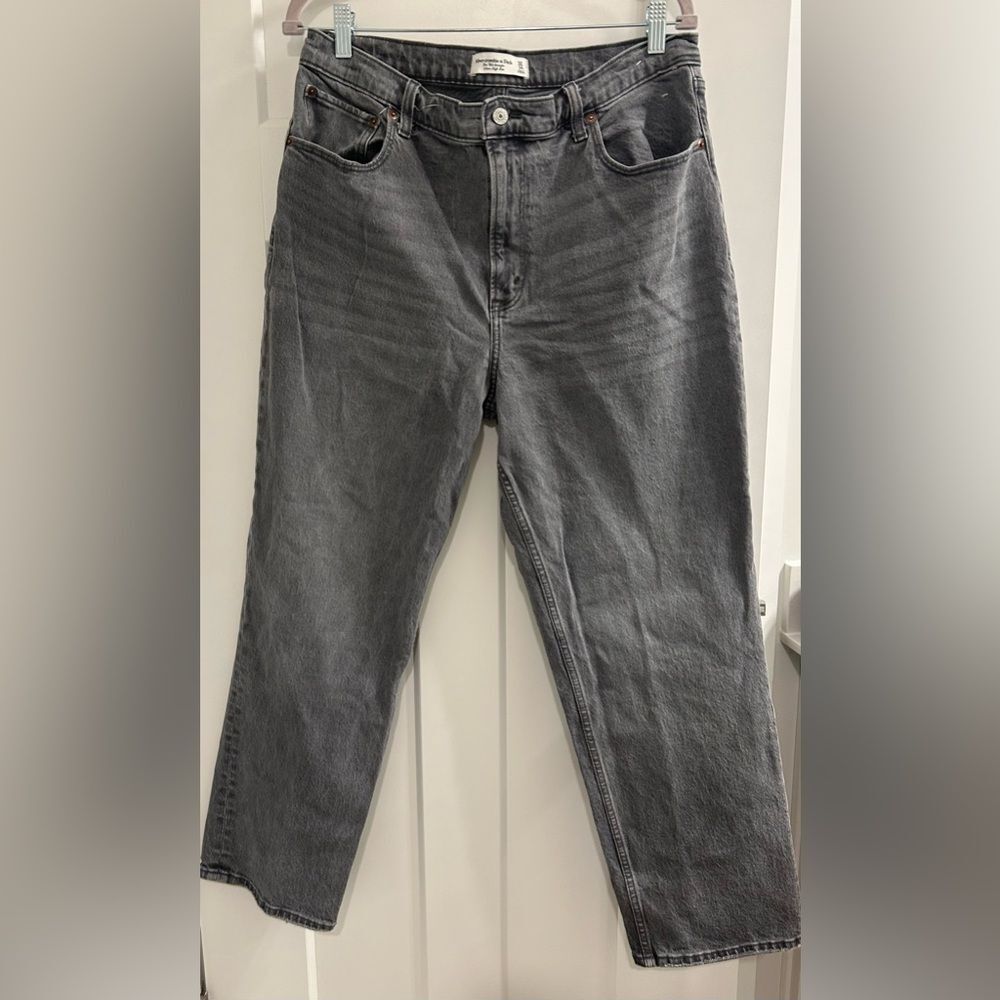 Abercrombie & Fitch sz 14/32 short The 90s Straight Ultra High Rise Gray Jeans